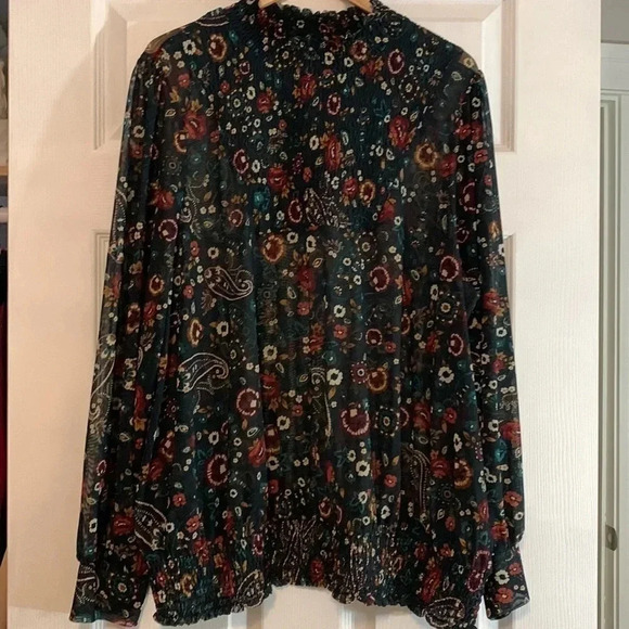 Black floral  3X - Picture 2 of 7